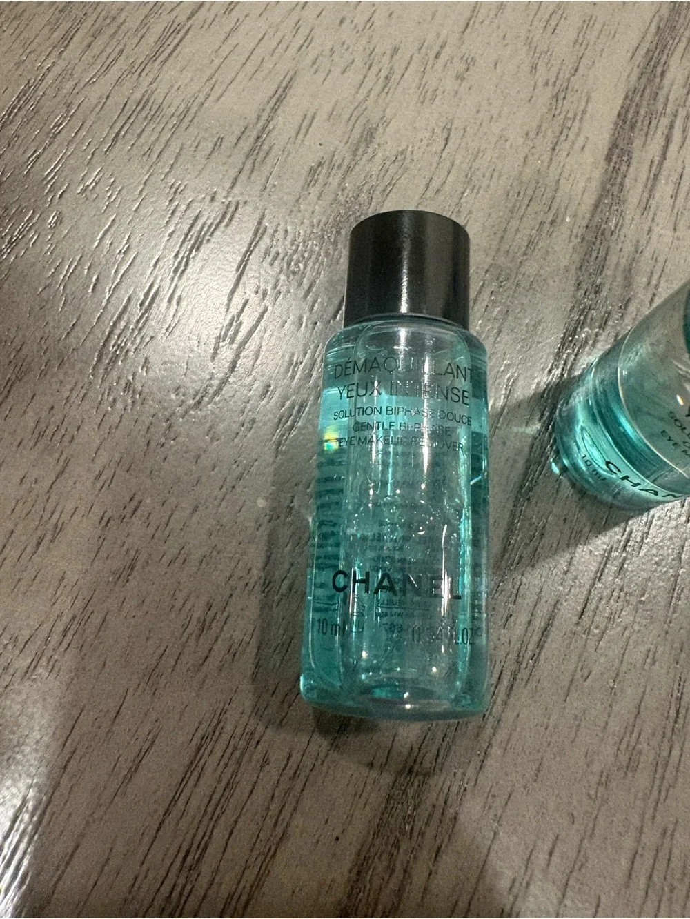 CHANEL Demaquillante Yeux Intense Bi-Phase gentle Eye Makeup Remover 10ml each - Picture 2 of 3